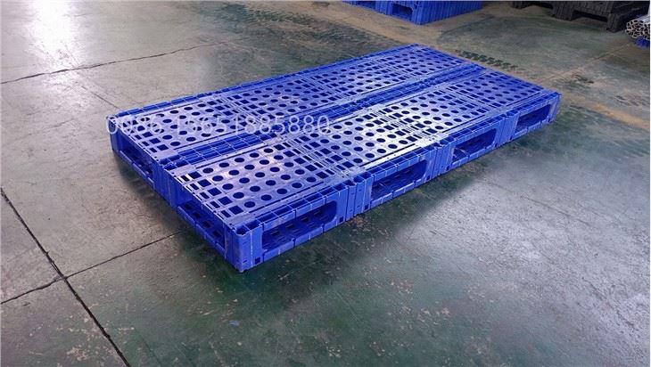 Large Plastic Pallet